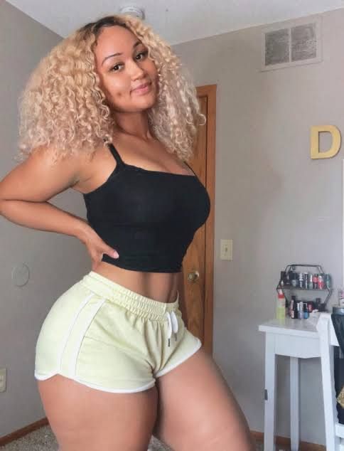 My WET 💦💦 IS READY TO TAKE IN SOME GOOD HARD COCK THAT WANT SOME JUICES 🍆💦 - Image 3